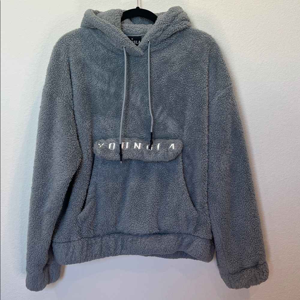 Cozy Gray Sherpa Hoodie with Front Pocket